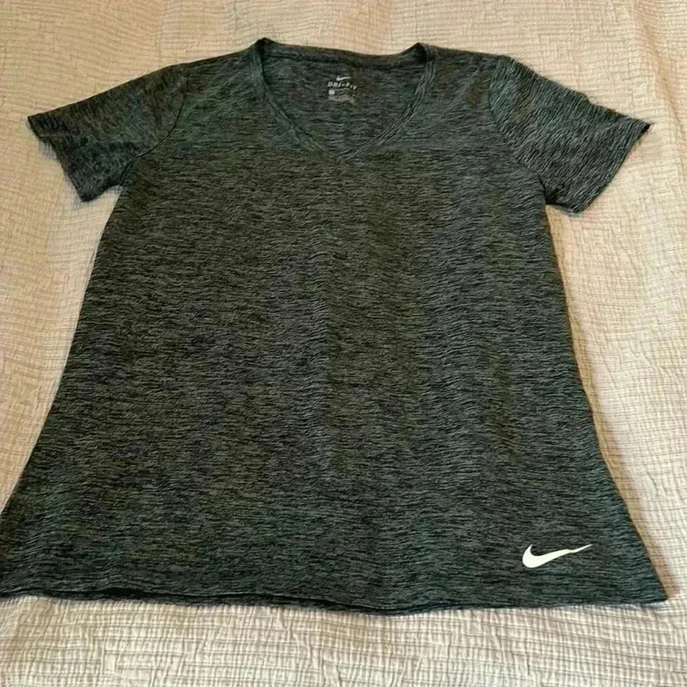 5 for 25$ Nike dry fit ladies athletic tee